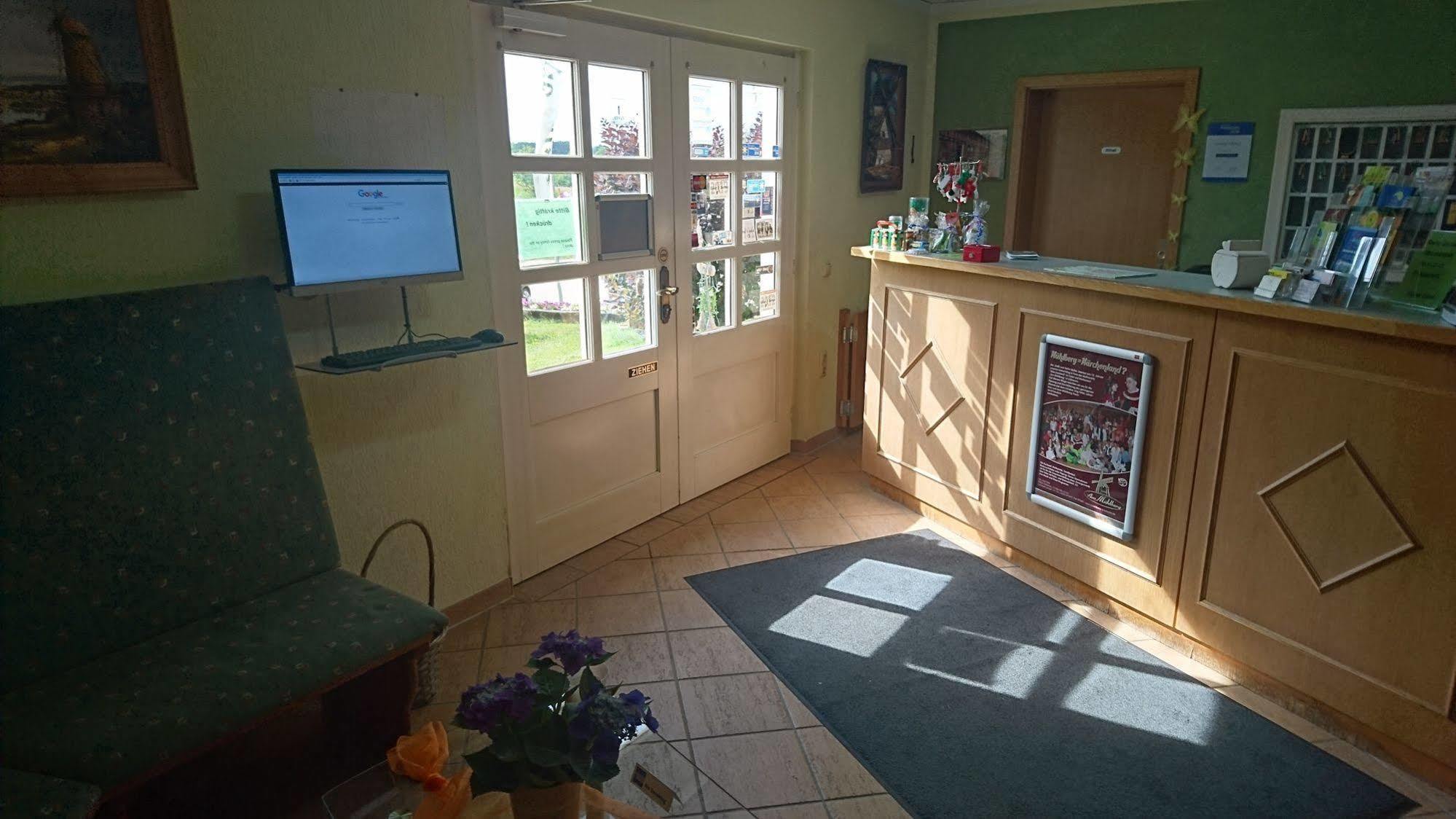 Hotel-Pension Am Muehlberg Lübbenau Esterno foto