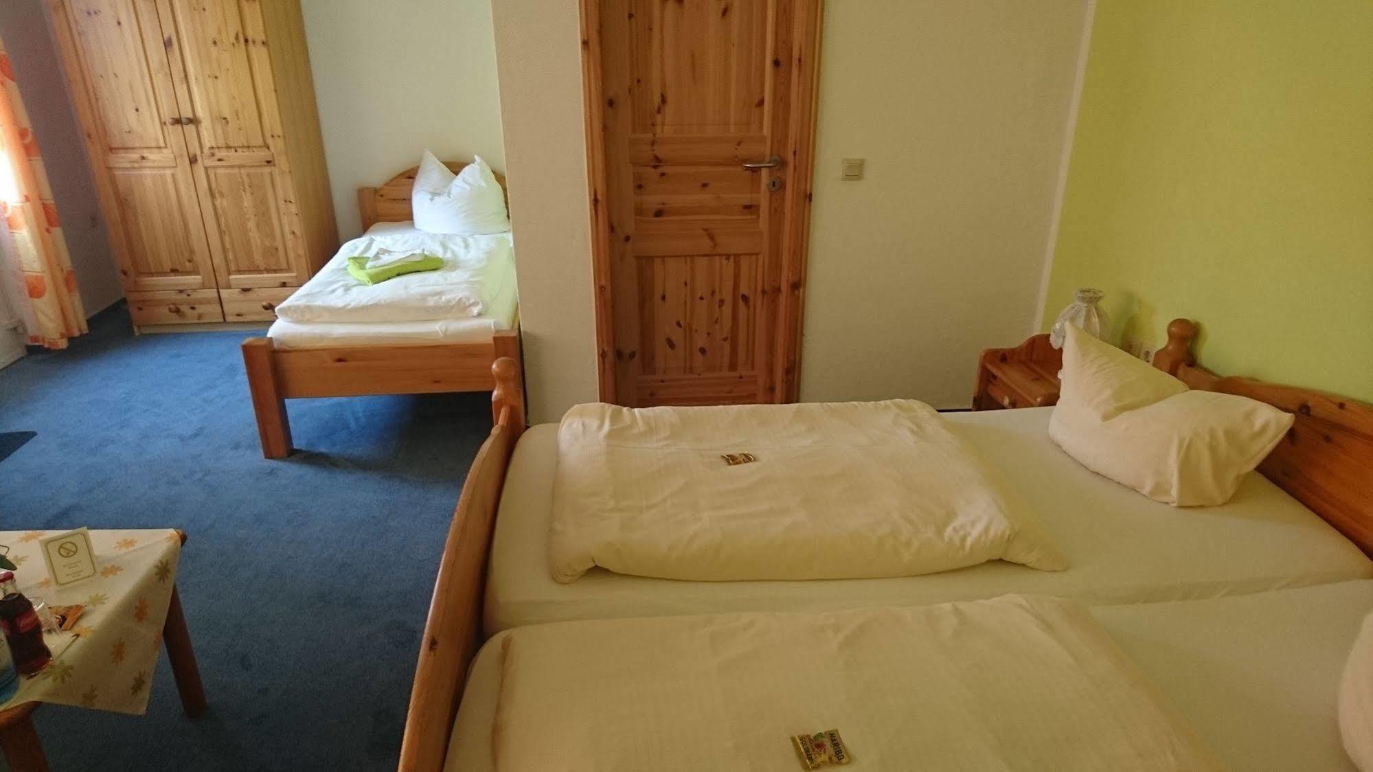 Hotel-Pension Am Muehlberg Lübbenau Esterno foto